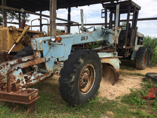 ขายด่วน รถเกรดเดอร์ จอหน์เดียร์ JD670 สภาพพร้อมใช้งาน เครื่องดีเยี่ยม ระบบ(ไฮดรอลิคพร้อมทำงาน) สนใจสอบถามไว้ใช้งาน ราคาย่อมเยาว์ สนใจสอบถาม 093 0764943 คุณ ตั้ม
