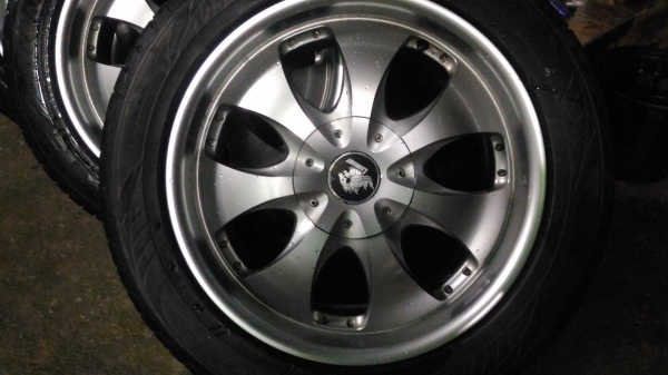 ขายล้อแม็กซ์พร้อมยาง 265/50/r20 Leonhart แท้