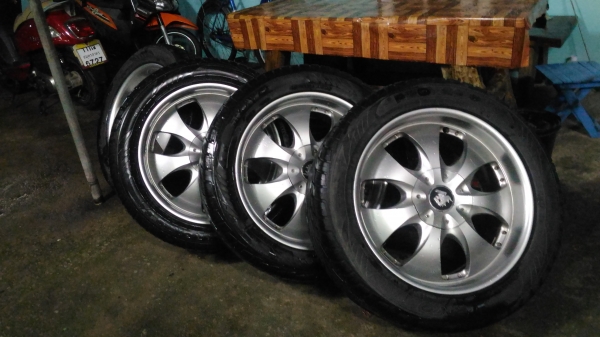 ขายล้อแม็กซ์พร้อมยาง 265/50/r20 Leonhart แท้