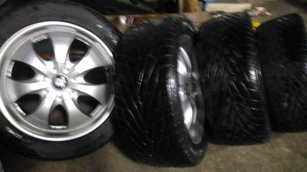 ขายล้อแม็กซ์พร้อมยาง 265/50/r20 Leonhart แท้