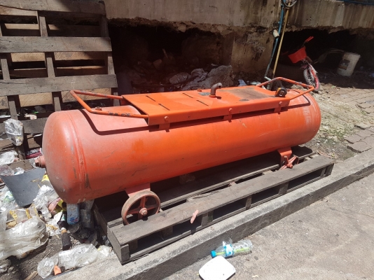 **ขายถูกๆ ถังลมมือสอง(เก่าญี่ปุ่น)** NISSALCO ความจุ 320 ลิตร เป็นถังของรุ่นแรงดันสูง ถังหนาแน่นอน ไม่มีผุครับ