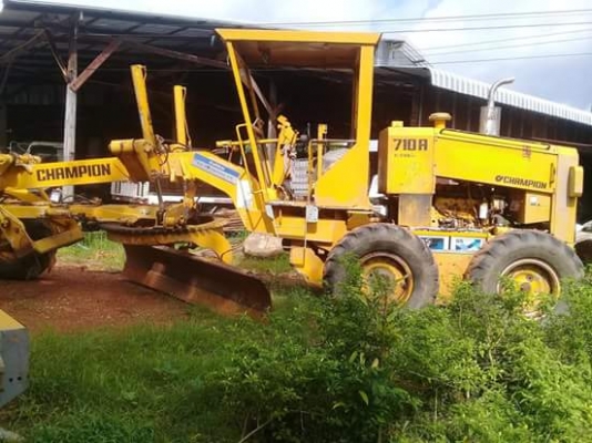 รถเกรด Champion 710 A
