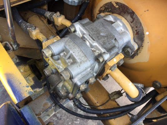 ขายรถขุดเล็กยอดนิยม195,000โคมัสสุ pc05-6 ขึ้นกะบะได้ เก่าญี่ปุ่น สภาพแน่นมาก089-8374018