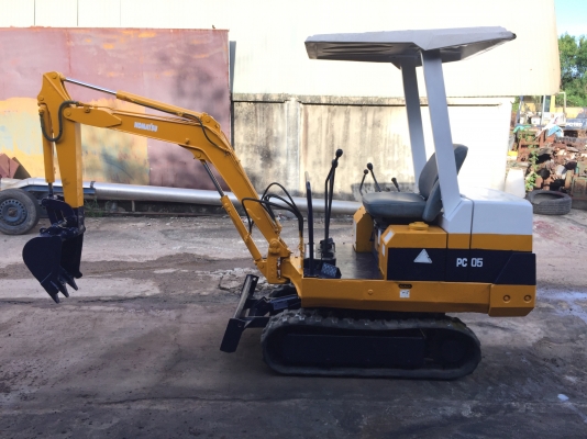 ขายรถขุดเล็กยอดนิยม195,000โคมัสสุ pc05-6 ขึ้นกะบะได้ เก่าญี่ปุ่น สภาพแน่นมาก089-8374018