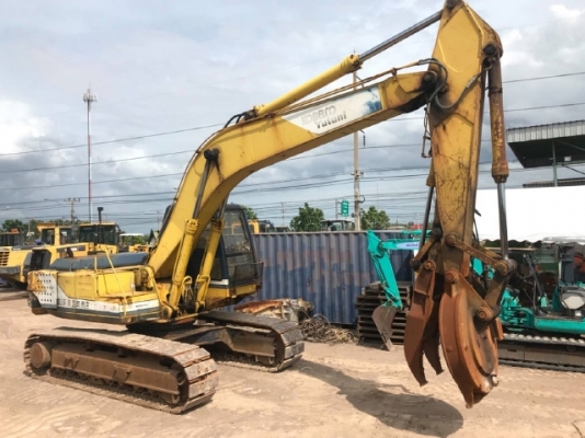 ขายรถขุด KOBELCO SK220 MARK 3 หัวแม่เหล็ก รถนอกนำเข้าเองจากญี่ปุ่น สภาพสวยพร้อมใช้ มีVDOการทำงานครับ