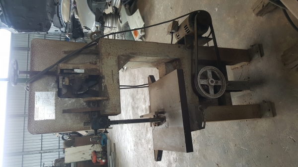 เครื่องเลื่อยไม้สายพาน เครื่องเลื่อยไม้สายพาน