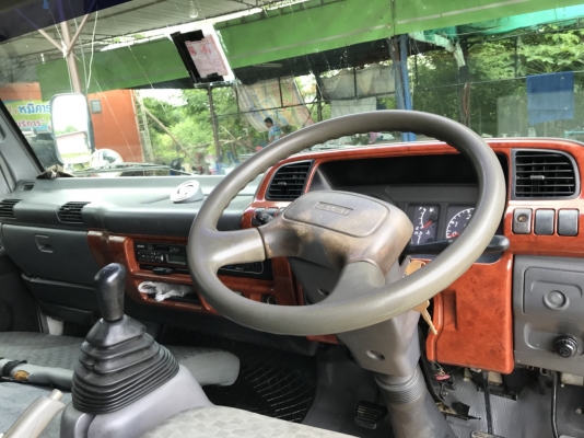 รถ 6 ล้อกระบะบรรทุก ยี่ห้ออีซูซุ รุ่น NQR ขนาด 175 แรงม้า จดทะเบียนปี 2549 มีประกันชั้น 3 พึ่งทำ 12/