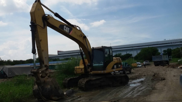รถแบคโฮ CAT 320D