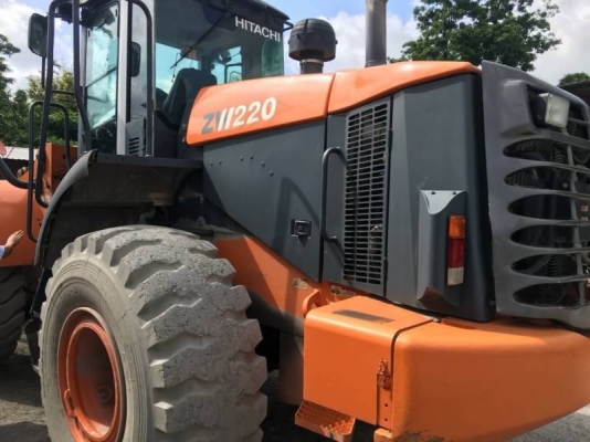 ขาย 2,500,000 รถตักล้อยาง HITACHI ZW 220 เอกสารเล่มทะเบียน รถสวยเหมือนใหม่ เอกสารพร้อมโอน รถอยู่ สระบุรี 090-772-3710 090-772-3708