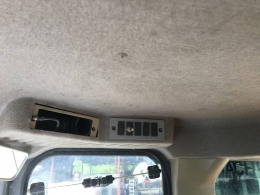 ขาย 2,500,000 รถตักล้อยาง HITACHI ZW 220 เอกสารเล่มทะเบียน รถสวยเหมือนใหม่ เอกสารพร้อมโอน รถอยู่ สระบุรี 090-772-3710 090-772-3708