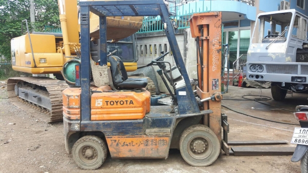 รถโฟคลิบโตโยต้า 1 ตันครึ่งยกสูง 5 เมตรราคา 80,000 รถ กทม. รถโฟคลิบโตโยต้า 1 ตันครึ่งยกสูง 5 เมตรราคา 80,000 รถ กทม.