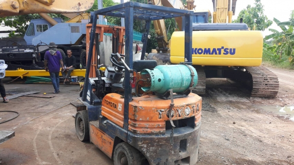 รถโฟคลิบโตโยต้า 1 ตันครึ่งยกสูง 5 เมตรราคา 80,000 รถ กทม. รถโฟคลิบโตโยต้า 1 ตันครึ่งยกสูง 5 เมตรราคา 80,000 รถ กทม.