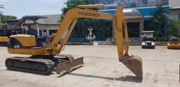 รถขุดเล็กขนาด4.5ตัน นำเข้าจากญี่ปุ่น