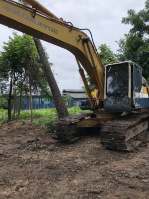 ขาย 499,000 KOMATSU pc 200-5 พร้อมรายหัวเจาะ เครื่องใหม่ ปั้มใหม่ แรงเร็ว เอวแน่น ช่วงล่างเต็ม แห้งทั้งคัน เอกสารซื้อขาย ไฟฟ้าตัด รถพร้อมใช้ รถอยู่ เพชรบุรี 090-772-3710 090-772-3708