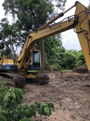 ขาย 499,000 KOMATSU pc 200-5 พร้อมรายหัวเจาะ เครื่องใหม่ ปั้มใหม่ แรงเร็ว เอวแน่น ช่วงล่างเต็ม แห้งทั้งคัน เอกสารซื้อขาย ไฟฟ้าตัด รถพร้อมใช้ รถอยู่ เพชรบุรี 090-772-3710 090-772-3708