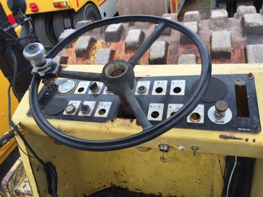 รถบดสั่นเสทือน10ตัน2เพลา มีลูกเรียบและลูกหนาม BOMAX BW212Dเอกสารเล่มทะเบียน รถบดสั่นเสทือน10ตัน2เพลา มีลูกเรียบและลูกหนาม BOMAX BW212Dเอกสารเล่มทะเบียน