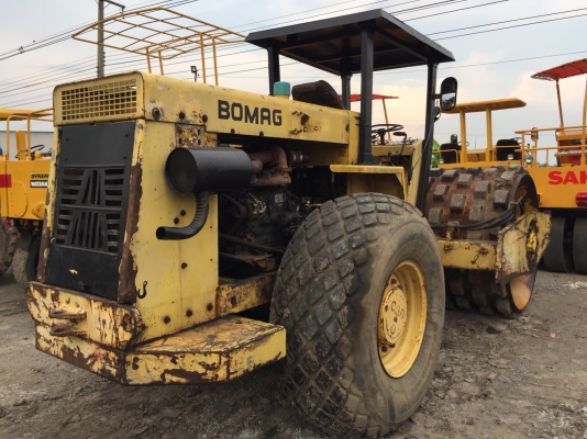 รถบดสั่นเสทือน10ตัน2เพลา มีลูกเรียบและลูกหนาม BOMAX BW212Dเอกสารเล่มทะเบียน รถบดสั่นเสทือน10ตัน2เพลา มีลูกเรียบและลูกหนาม BOMAX BW212Dเอกสารเล่มทะเบียน