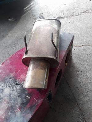 ท่อไอเสีย