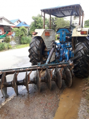 ขายรถไถฟอร์ด 6600 เสื้อลาย ขายรถไถฟอร์ด 6600 เสื้อลาย