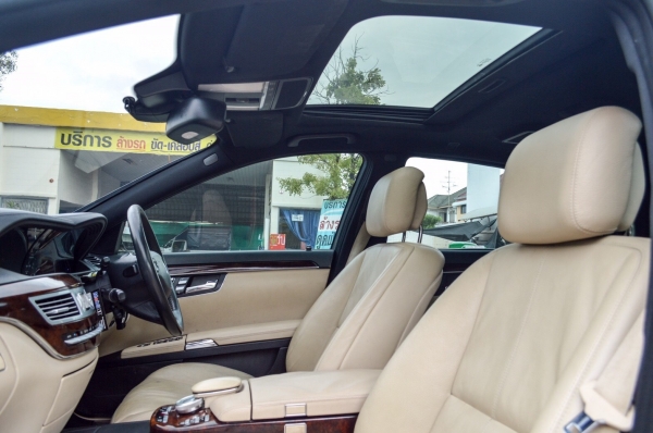 2008 BENZ S-CLASS S300 W221 NIGHT VISION SUNROOF AIR DIGITAL รถออกศูนย์ BENZ THAILAND เกียร์ไฟฟ้า พวงมาลัยไฟฟ้า ประตูดูด สวยเนี๊ยบ ไร้ที่ติ น่าใช้สุดๆ รับปรึกษาการจัดไฟแนนซ์ทุกเคส สนใจดูรถหรือทดลองขับ 092 656 6570 อาท ID Line art_pai #The_Great_Auto #อาท0