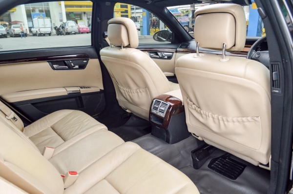 2008 BENZ S-CLASS S300 W221 NIGHT VISION SUNROOF AIR DIGITAL รถออกศูนย์ BENZ THAILAND เกียร์ไฟฟ้า พวงมาลัยไฟฟ้า ประตูดูด สวยเนี๊ยบ ไร้ที่ติ น่าใช้สุดๆ รับปรึกษาการจัดไฟแนนซ์ทุกเคส สนใจดูรถหรือทดลองขับ 092 656 6570 อาท ID Line art_pai #The_Great_Auto #อาท0