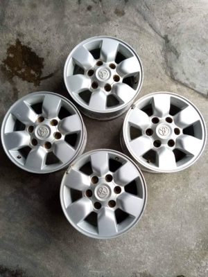 ล้อพีรันเนอร์.15&times;7 ไม่ซ่อมแตกคตดุ้ง ขอบไม่บิ่น มีลอยตามการใช้งาน ชุด4วง2900บ.โทร.0879050181.ส่งได้ทั่วไทย