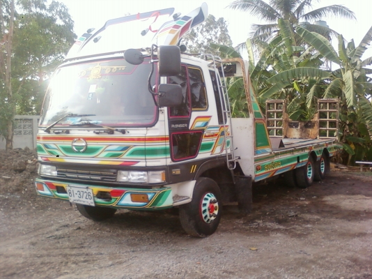 ขาย!! สิบล้อสองเพลา HINO เครื่อง HO7D ยาง 825 บรรทุกรถเกี่ยวข้าว/รถตีดิน ทะเบียนไม่ขาด ชุดเอกสารพร้อมโอน