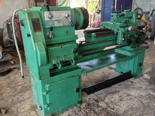 ขายเครื่องกลึง5ฟุต มือสอง สภาพดีำพร้อมใช้งาน