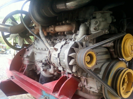 ขาย!! รถเกี่ยวข้าว อู่ท่าเสาพัฒนา อุ้ม 2.3 ตัน ท่อไซโลปรับระดับ เครื่อง HINO HO7D TURBO / DAIKIN 23 / ตัวเดิน 12 (เก่านอก)