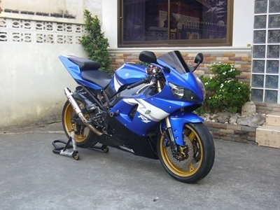 ขาย YAMAHA R1 ทะเบียนพร้อมโอน 185000