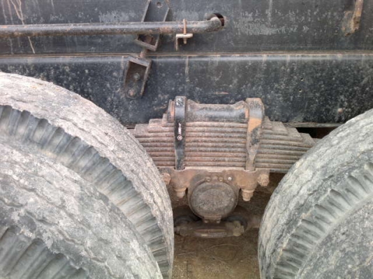 รถอิซูซุ 10 ล้อดั๊ม เปลื่ยนเครื่อง 230 แรงม้า ปี 40  สนใจติดต่อ 081 - 6079515