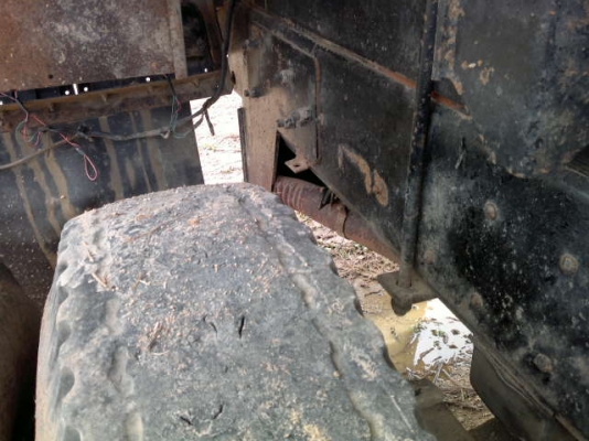 รถอิซูซุ 10 ล้อดั๊ม เปลื่ยนเครื่อง 230 แรงม้า ปี 40  สนใจติดต่อ 081 - 6079515