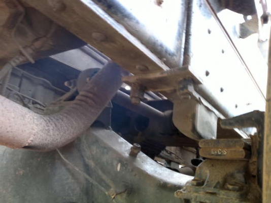 รถอิซูซุ 10 ล้อดั๊ม เปลื่ยนเครื่อง 230 แรงม้า ปี 40  สนใจติดต่อ 081 - 6079515