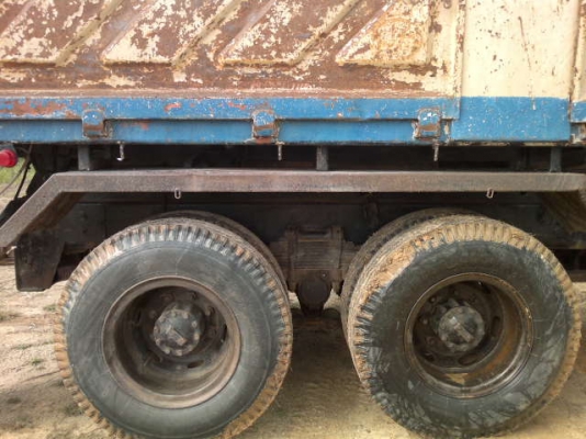 รถอิซูซุ 10 ล้อดั๊ม เปลื่ยนเครื่อง 230 แรงม้า ปี 40  สนใจติดต่อ 081 - 6079515