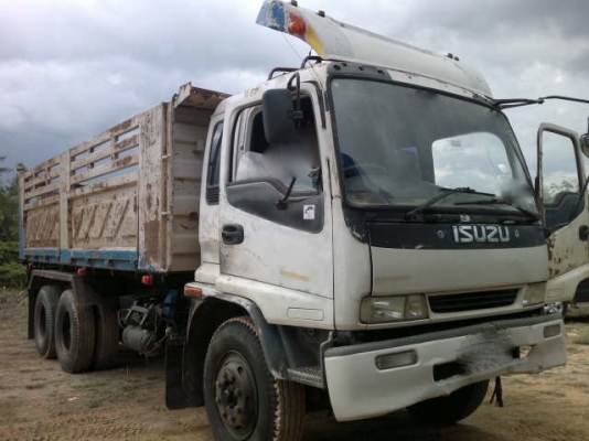 รถอิซูซุ 10 ล้อดั๊ม เปลื่ยนเครื่อง 230 แรงม้า ปี 40  สนใจติดต่อ 081 - 6079515