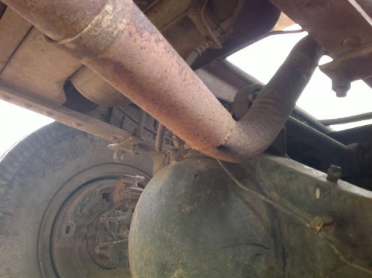 รถอิซูซุ 10 ล้อดั๊ม เปลื่ยนเครื่อง 230 แรงม้า ปี 40  สนใจติดต่อ 081 - 6079515