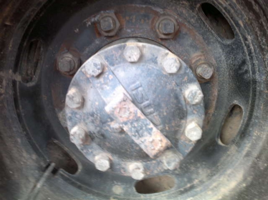 รถอิซูซุ 10 ล้อดั๊ม เปลื่ยนเครื่อง 230 แรงม้า ปี 40  สนใจติดต่อ 081 - 6079515