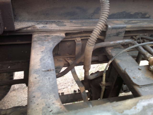 รถอิซูซุ 10 ล้อดั๊ม เปลื่ยนเครื่อง 230 แรงม้า ปี 40  สนใจติดต่อ 081 - 6079515