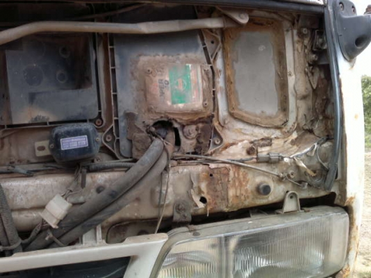 รถอิซูซุ 10 ล้อดั๊ม เปลื่ยนเครื่อง 230 แรงม้า ปี 40  สนใจติดต่อ 081 - 6079515