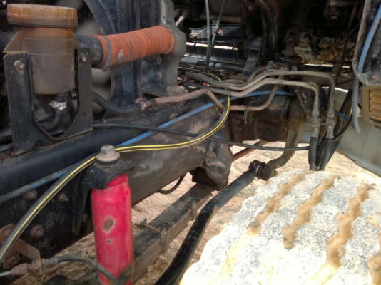 รถอิซูซุ 10 ล้อดั๊ม เปลื่ยนเครื่อง 230 แรงม้า ปี 40  สนใจติดต่อ 081 - 6079515