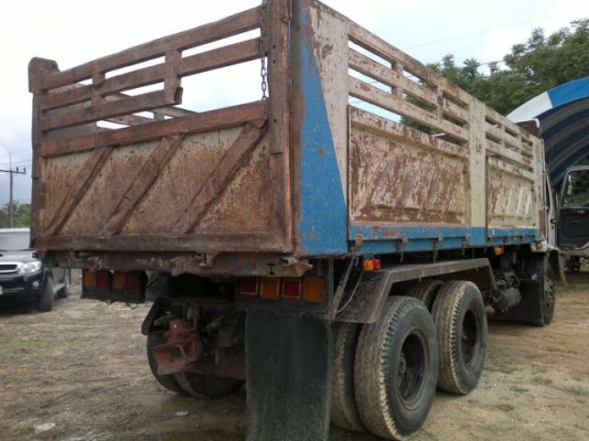 รถอิซูซุ 10 ล้อดั๊ม เปลื่ยนเครื่อง 230 แรงม้า ปี 40  สนใจติดต่อ 081 - 6079515