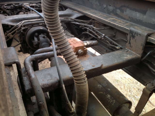 รถอิซูซุ 10 ล้อดั๊ม เปลื่ยนเครื่อง 230 แรงม้า ปี 40  สนใจติดต่อ 081 - 6079515