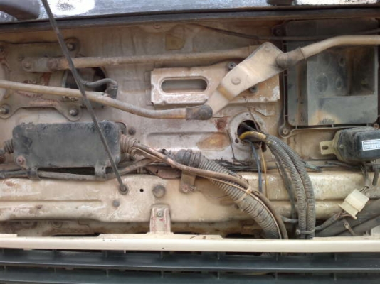 รถอิซูซุ 10 ล้อดั๊ม เปลื่ยนเครื่อง 230 แรงม้า ปี 40  สนใจติดต่อ 081 - 6079515