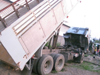 ขาย Isuzu Roccy สิบล้อสองเพลาดั้มพ์ ห้างเดิมๆ สภาพดี พร้อมใช้ โทร 088-4501277