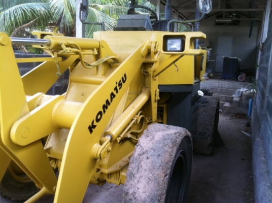 รถตัก komatsu wa 80-3 รถนอก