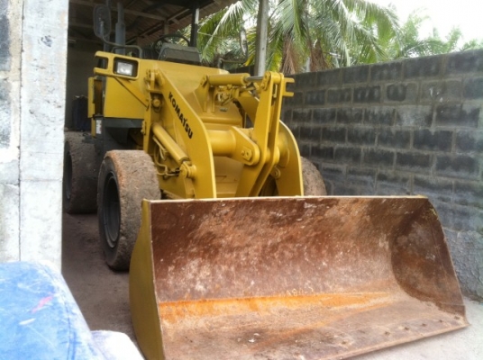 รถตัก komatsu wa 80-3 รถนอก