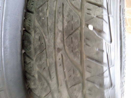 ขายยาง 225/75/15 2 เส้น คนล่ะลาย สภาพดอกดีใช้งานได้