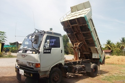 ฝากขาย HINO 6 ล้อดัมพ์ KM 777 117 แรง ขอขอบคุณทีมงาน Truck2Hand ครับ