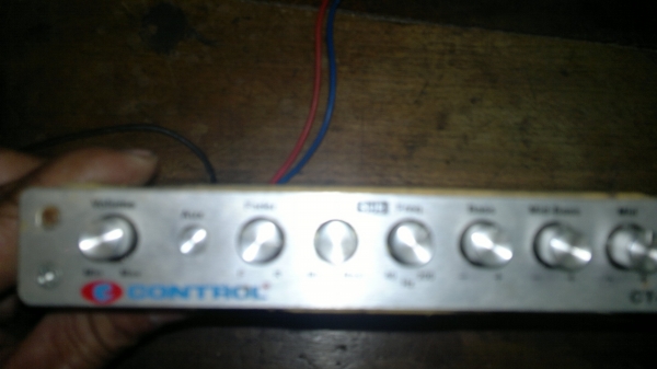 ขายปรีแอมป์ติดรถยนต์+สายไฟ+เส้นใหญ่ยาว3เมตรพร้อมฟิวส์และสายสัญญาณrca