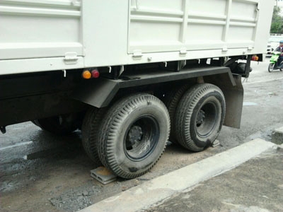 ขาย Nissan CWM430M สองเพลาดั้มพ์ เครื่อง PE6 290 แรง  เครื่องแรงดี คัซซีสวย กระบะไม่ผุ ภายในสวย